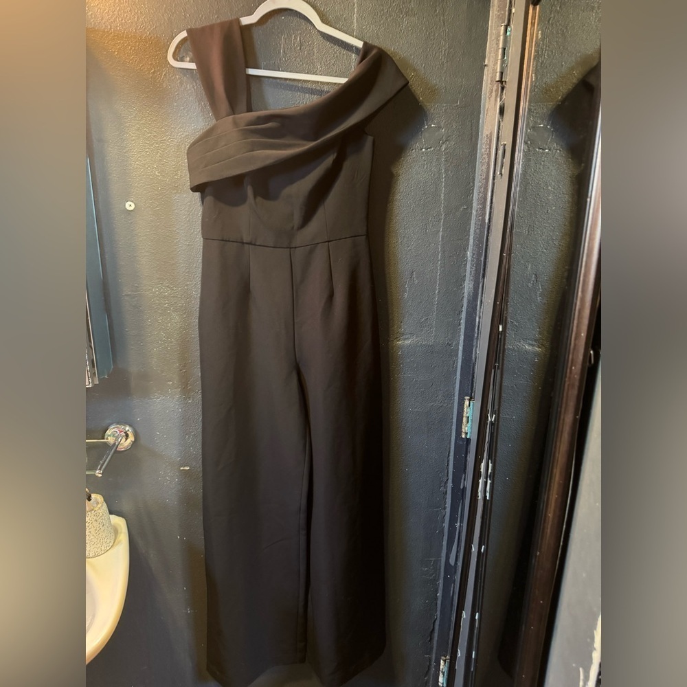 Women’s Eliza J Black Off-Shoulder Jumpsuit Size 4